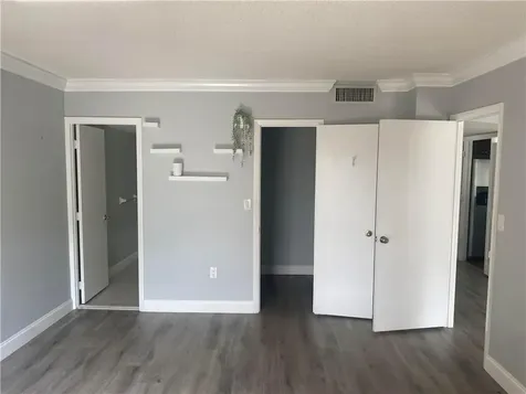 4166 Inverrary Drive Lauderhill FL 33319