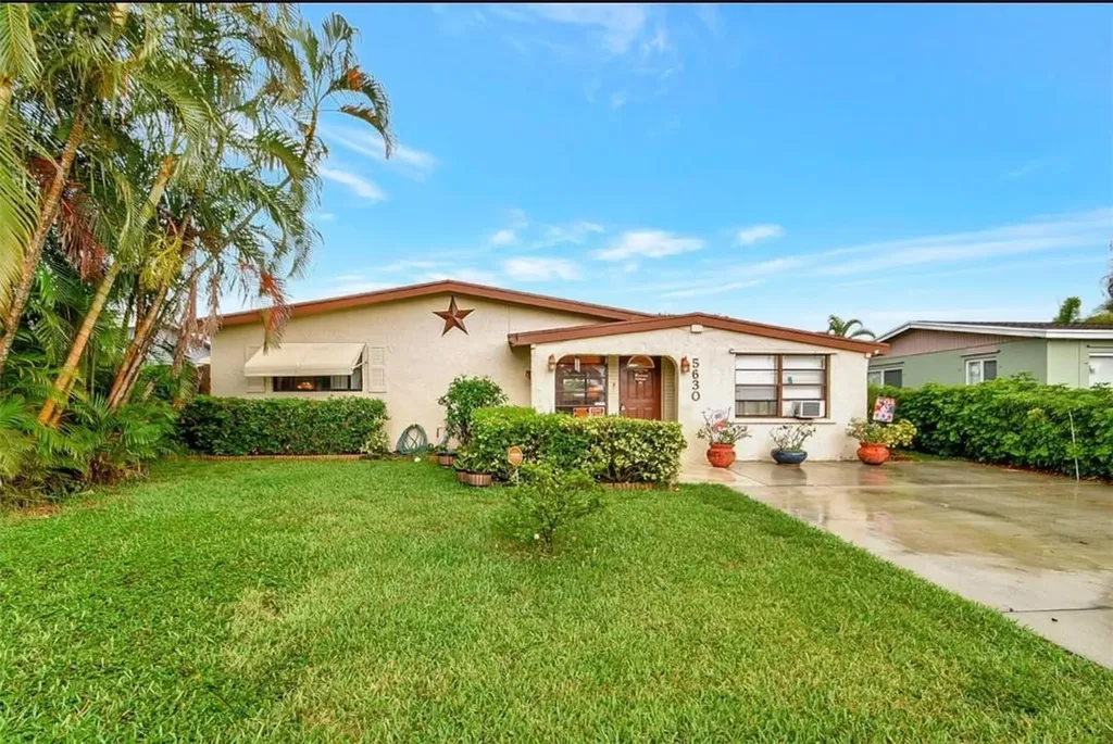 5630 S 38th Street Greenacres FL 33463