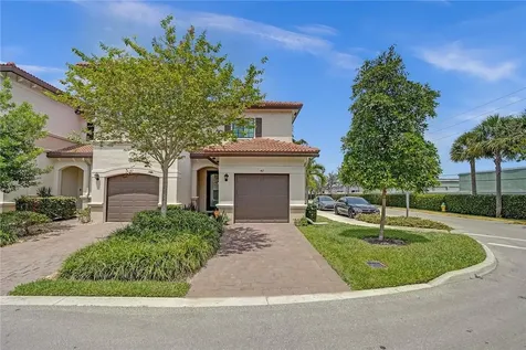 4214 N Dixie Highway Oakland Park FL 33334