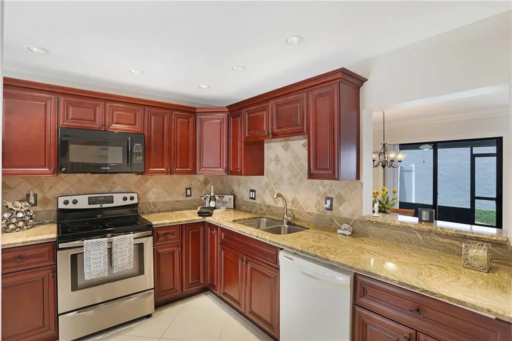 2579 NW 42nd Avenue Coconut Creek FL 33066