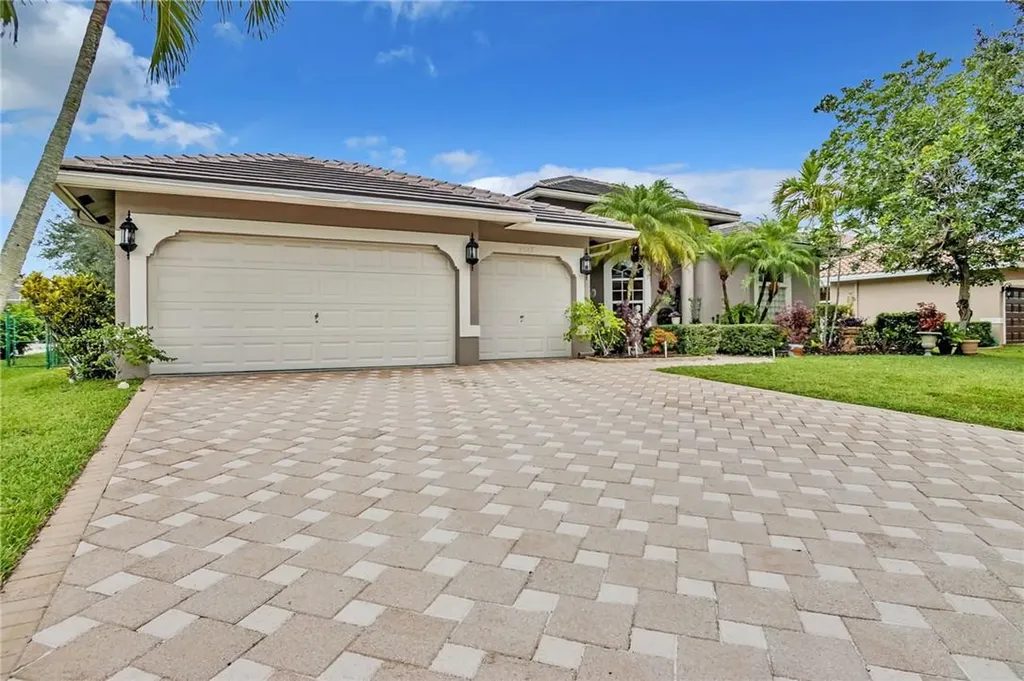 5045 NW 112th Way Coral Springs FL 33076