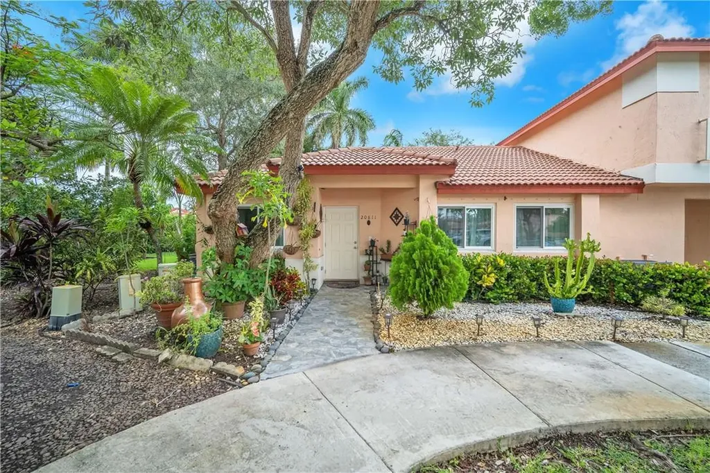 20811 NW 2nd Street Pembroke Pines FL 33029