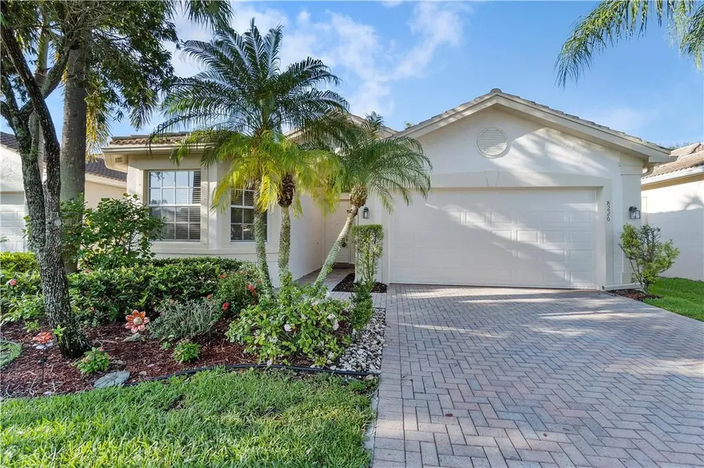 8226 Sandpiper Glen Drive Lake Worth FL 33467