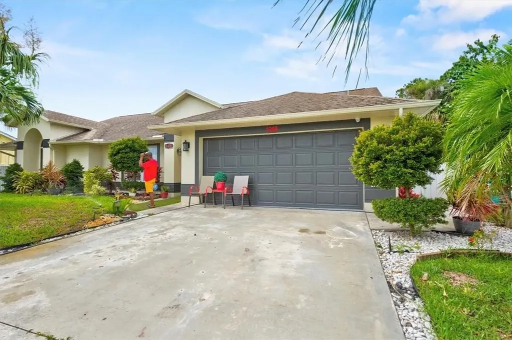 1068 SW Barbarosa Avenue Port St Lucie FL 34953