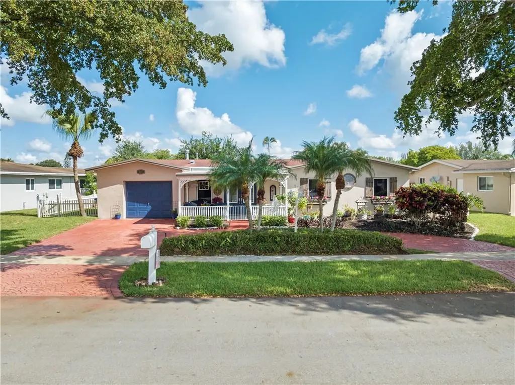 10411 NW 19th Street Pembroke Pines FL 33026