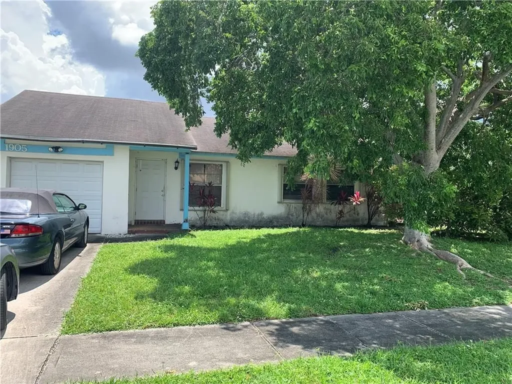 1905 SW 84th Terrace North Lauderdale FL 33068