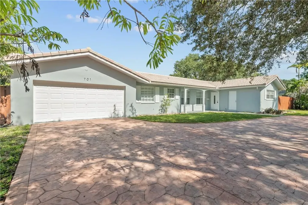 701 Azalea Court Plantation FL 33317