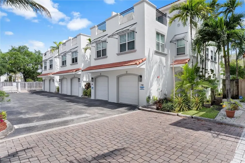 748 NE 7th Avenue Fort Lauderdale FL 33304