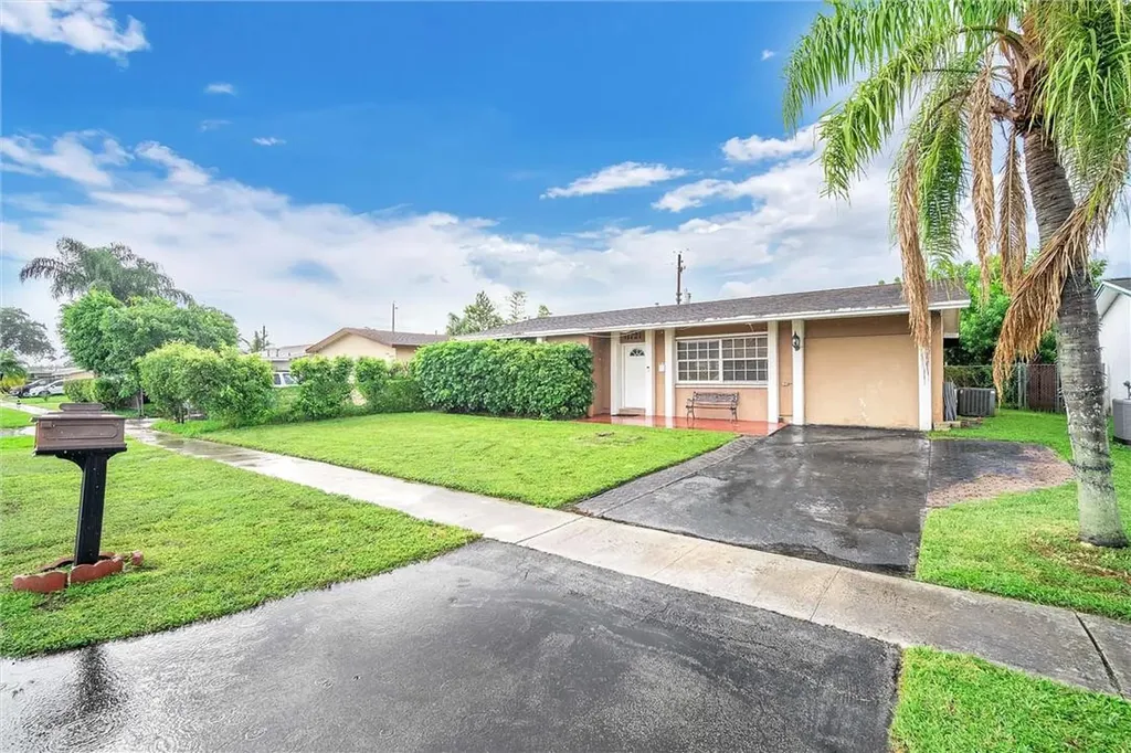 11721 NW 32nd Manor Sunrise FL 33323