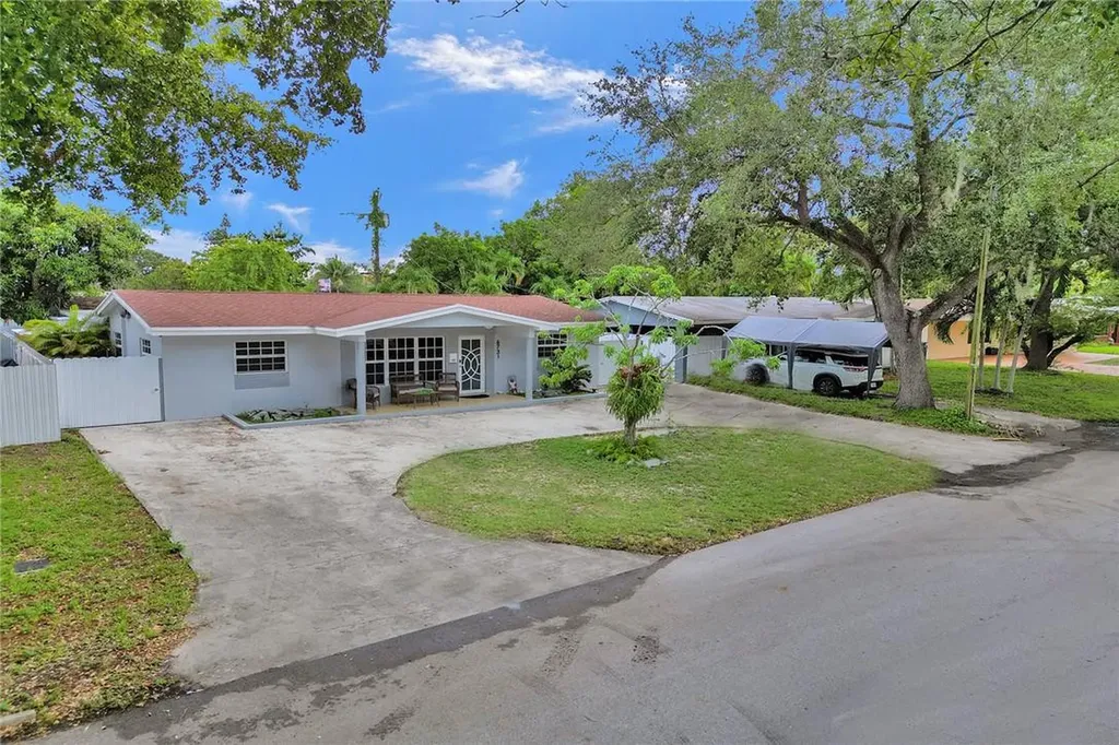 6731 Garfield Street Hollywood FL 33024