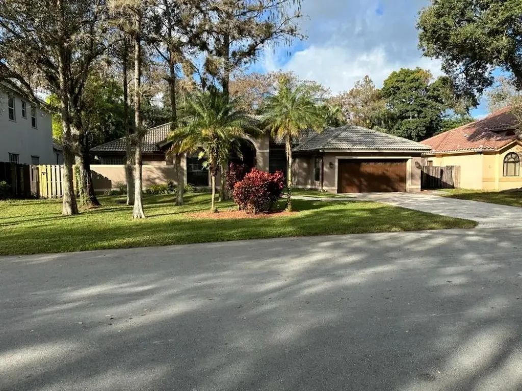 4911 NW 65th Avenue Lauderhill FL 33319