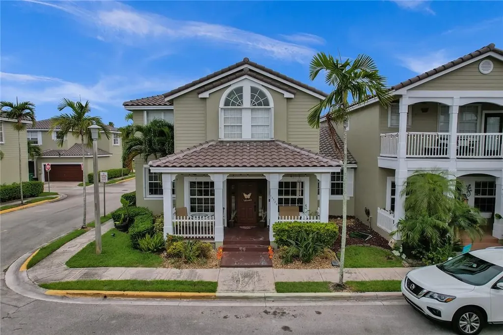10526 NW 57th Street Coral Springs FL 33076