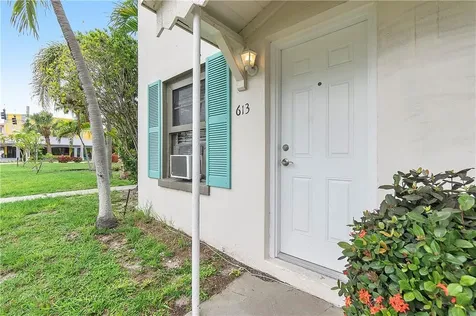 613 SE 1st Street Delray Beach FL 33483