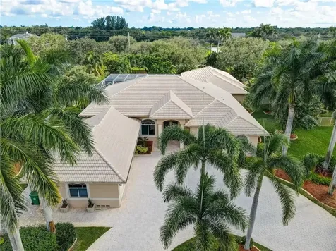 2400 SW 131st Terrace Davie FL 33325