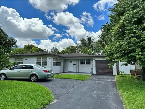 4332 NW 2nd Street Plantation FL 33317