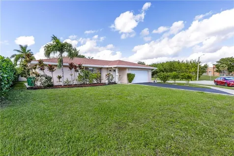 6697 NW 89th Avenue Tamarac FL 33321