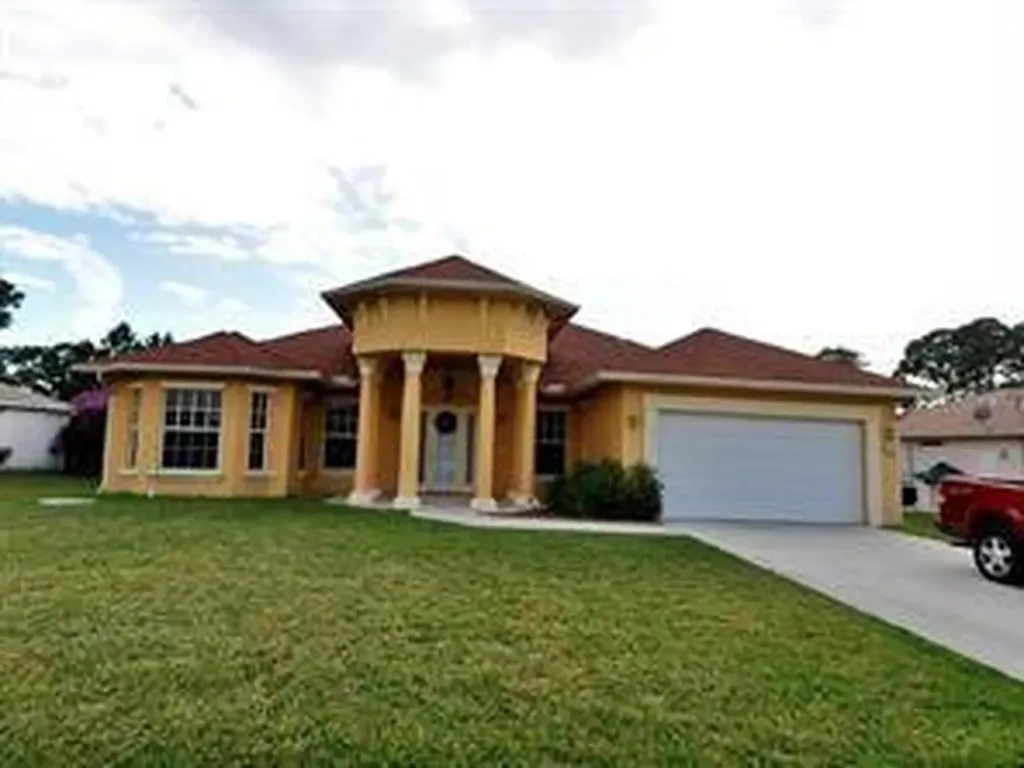 5948 NW Culebra Avenue Port St Lucie FL 34986