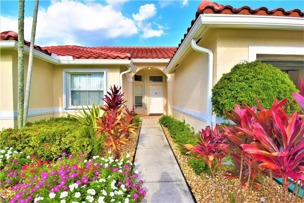 6762 Las Colinas Court Lake Worth FL 33463