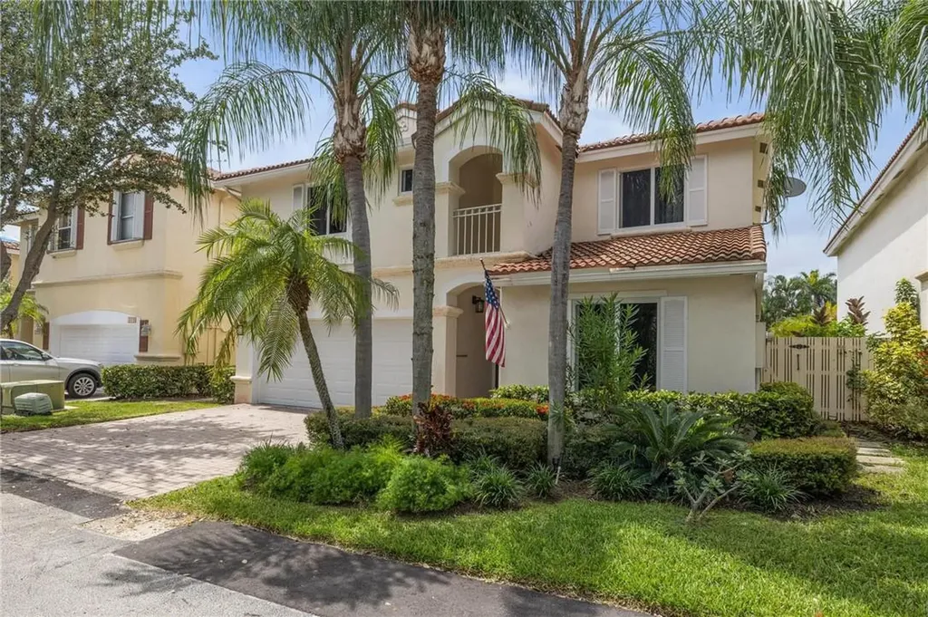 1080 Pin Oak Street Hollywood FL 33019
