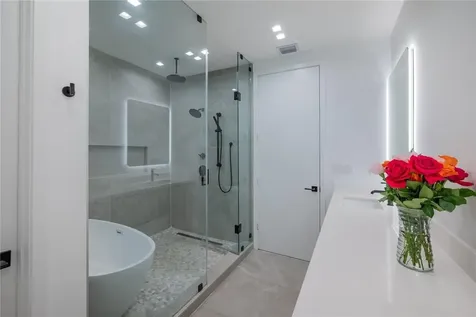 6864 SW 80th Street Miami FL 33143