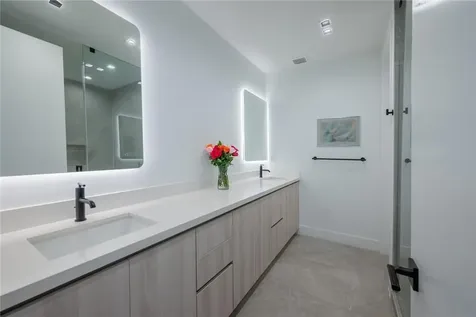 6864 SW 80th Street Miami FL 33143