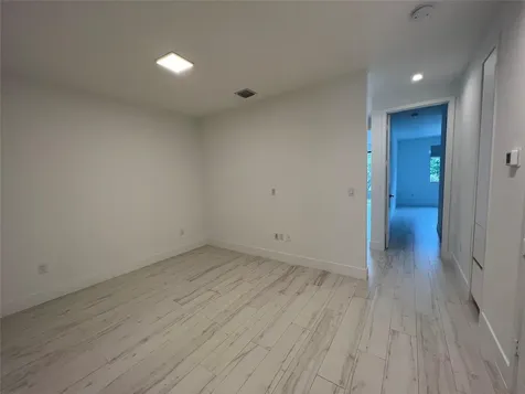 6864 SW 80th Street Miami FL 33143