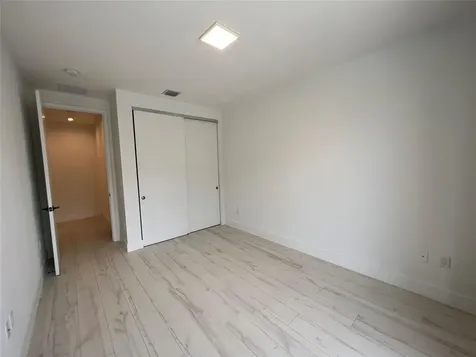 6864 SW 80th Street Miami FL 33143