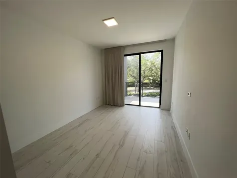 6864 SW 80th Street Miami FL 33143