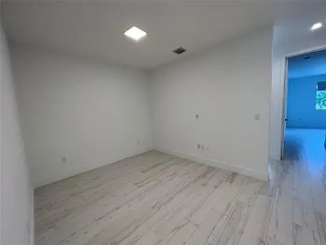 6864 SW 80th Street Miami FL 33143