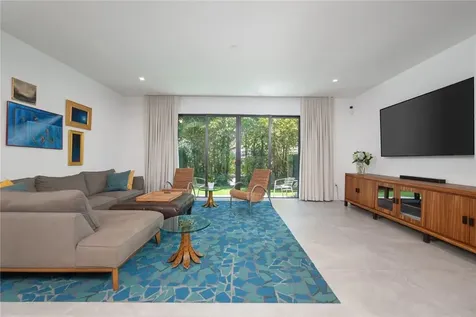 6864 SW 80th Street Miami FL 33143