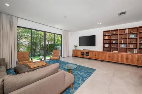 6864 SW 80th Street Miami FL 33143