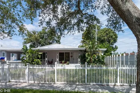 610 N 72nd Avenue Hollywood FL 33024
