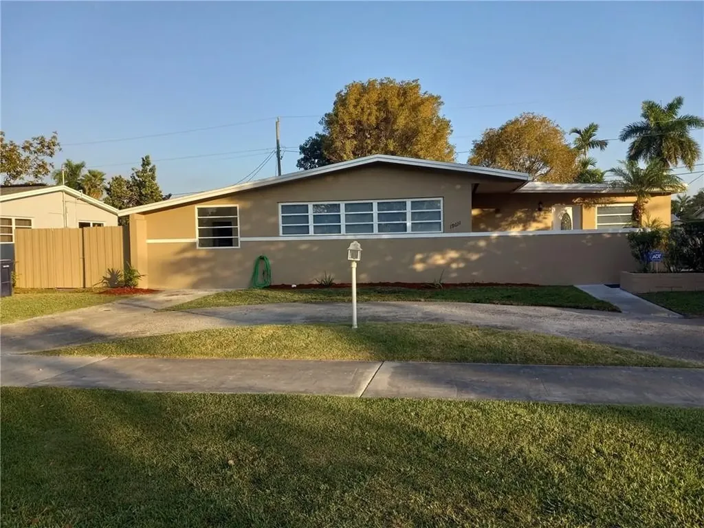 19611 Belview Drive Cutler Bay FL 33157