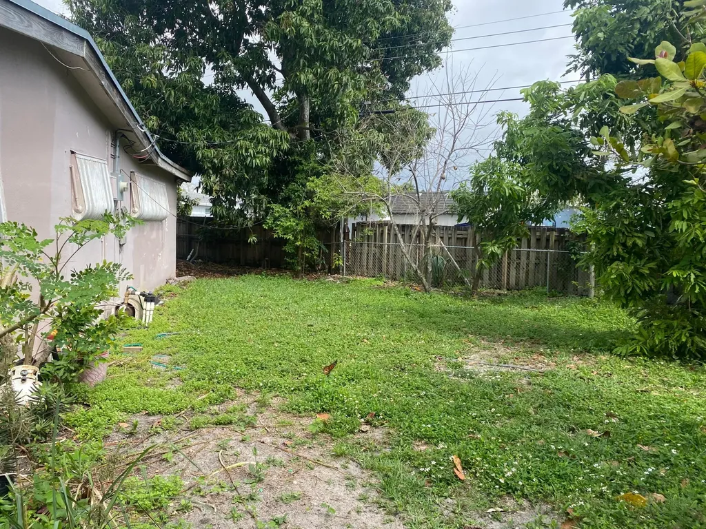 6701 NW 24th Court Sunrise FL 33313