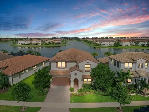 8595 E Baypoint Circle Parkland FL 33076
