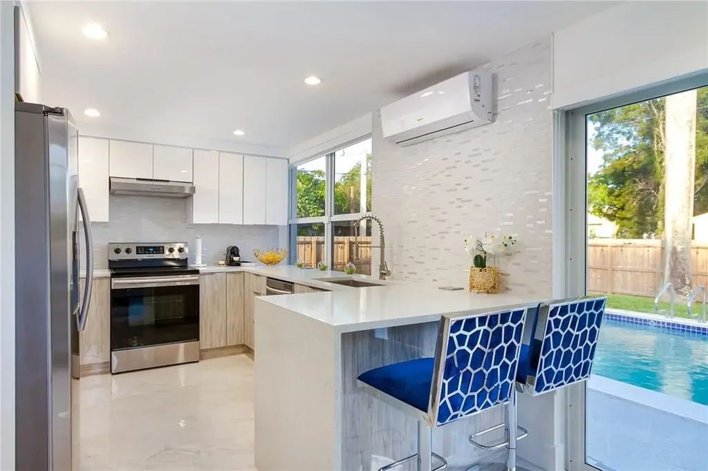 1613 N 16th Court Hollywood FL 33020