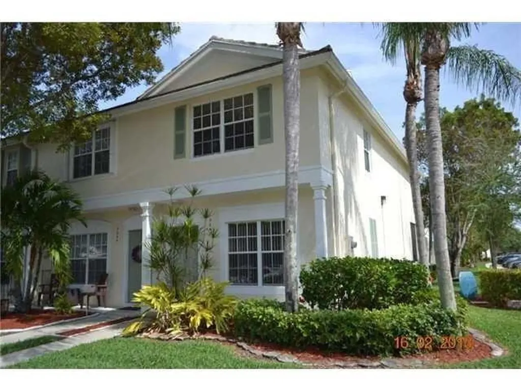 5678 NW 99th Lane Coral Springs FL 33076