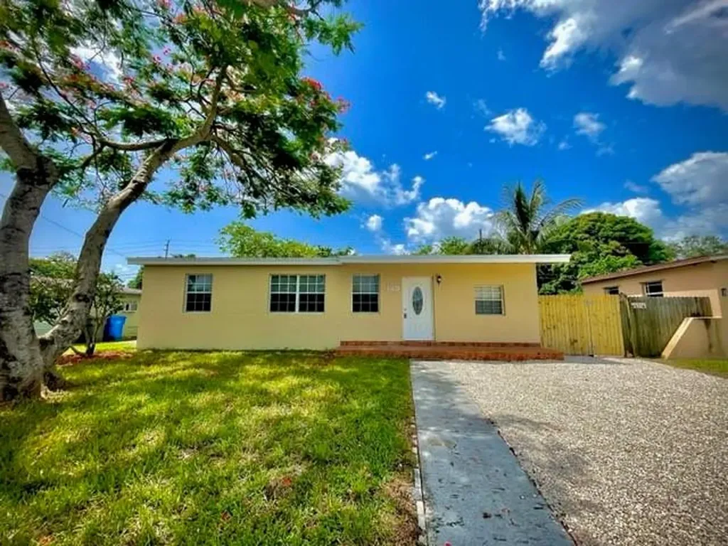 4540 SW 40th Street West Park FL 33023