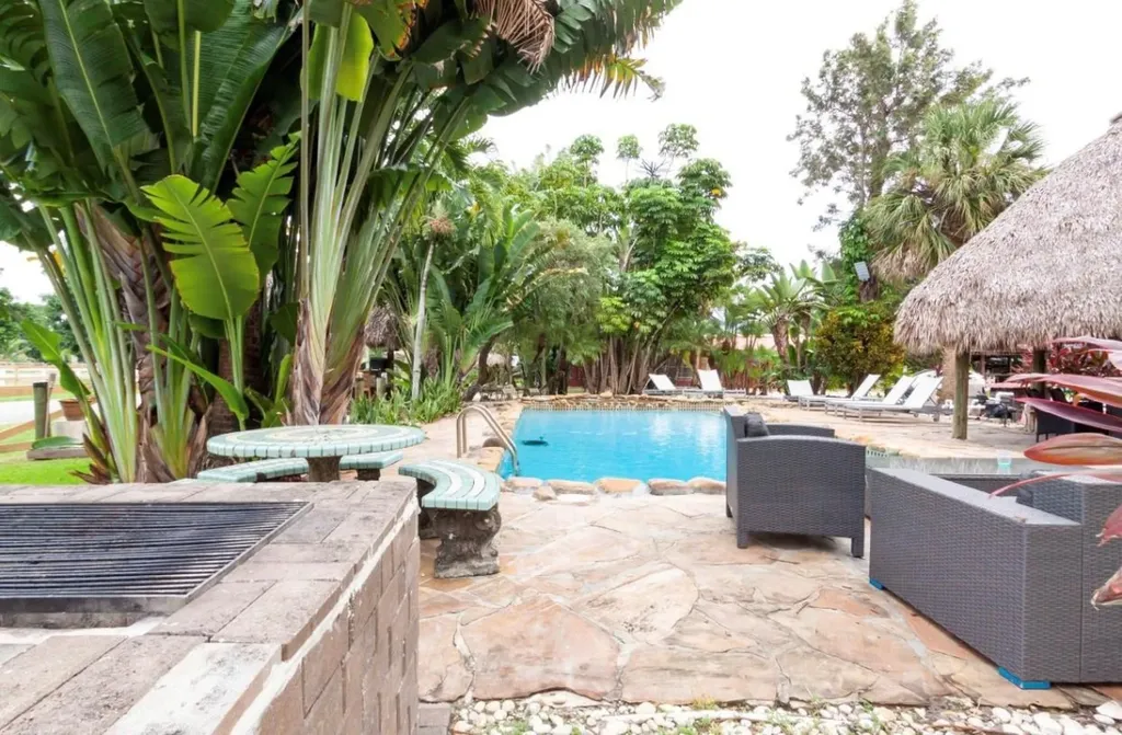 11450 SW 17th Street Davie FL 33325