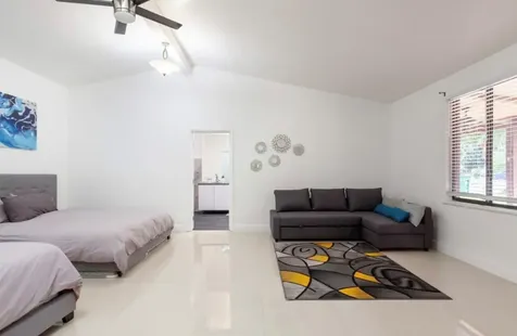 11450 SW 17th Street Davie FL 33325