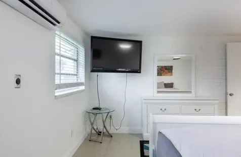 11450 SW 17th Street Davie FL 33325