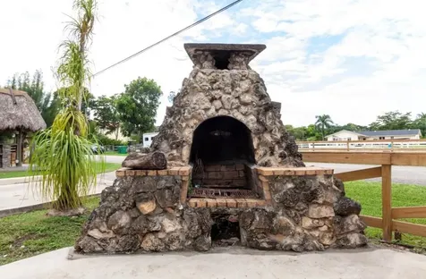 11450 SW 17th Street Davie FL 33325