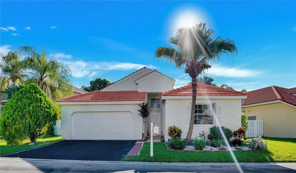 315 Somerset Way Weston FL 33326