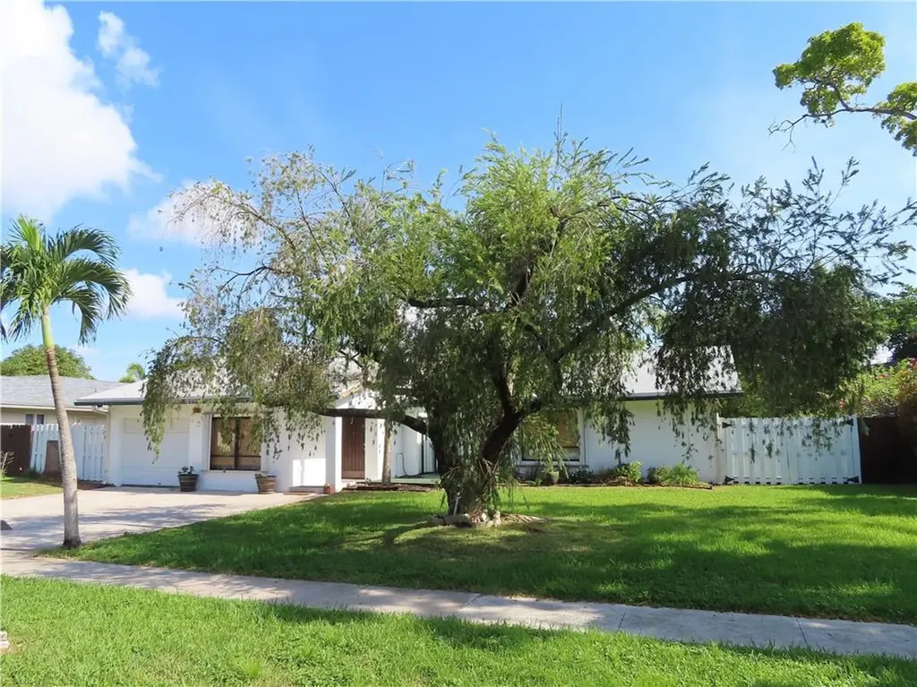 7691 NW 10th Street Plantation FL 33322