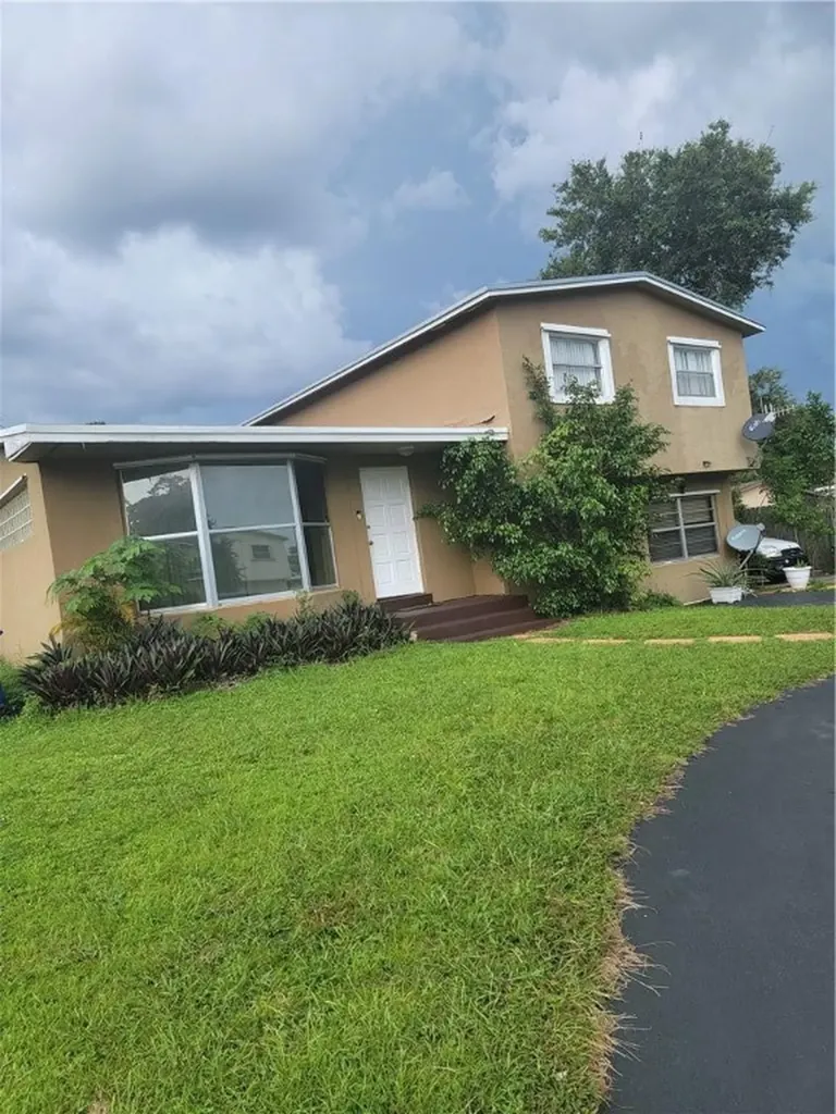 7411 NW 1st Court Pembroke Pines FL 33024