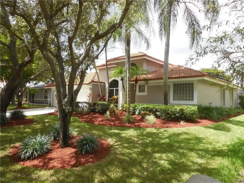 9825 NW 49th Place Coral Springs FL 33076