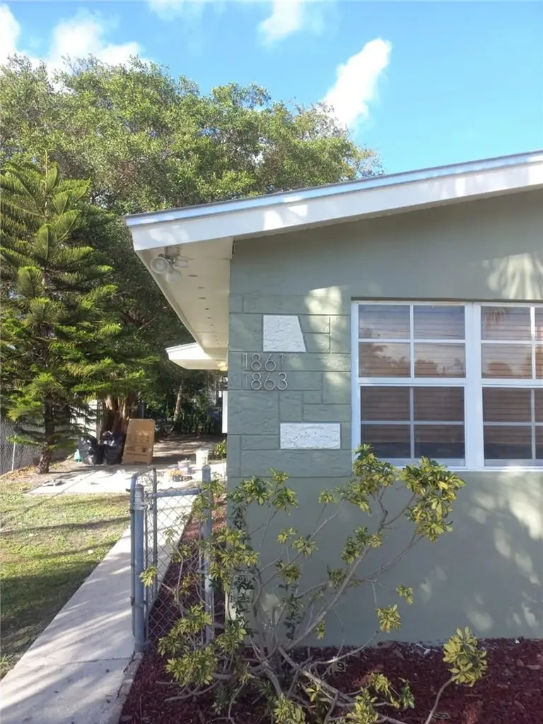1863 NE 161st Street North Miami Beach FL 33162