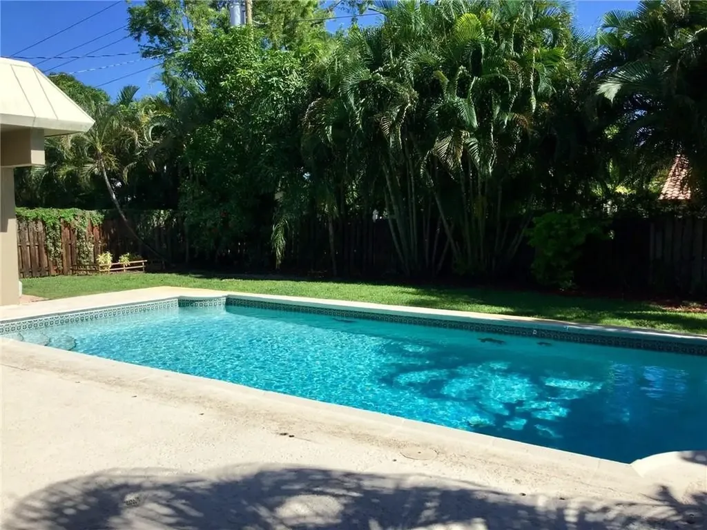 1070 SW 18th Street Boca Raton FL 33486