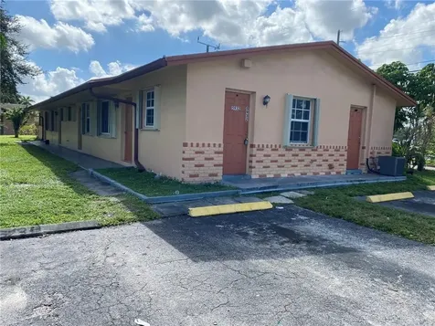 5932 Mckinley Street Hollywood FL 33021
