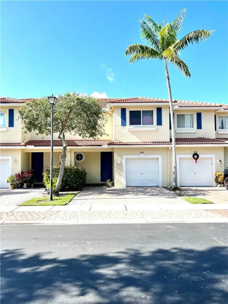 2825 S Evergreen Circle Boynton Beach FL 33426